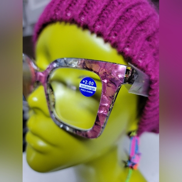 Readers +2.00 - Picture 3 of 3